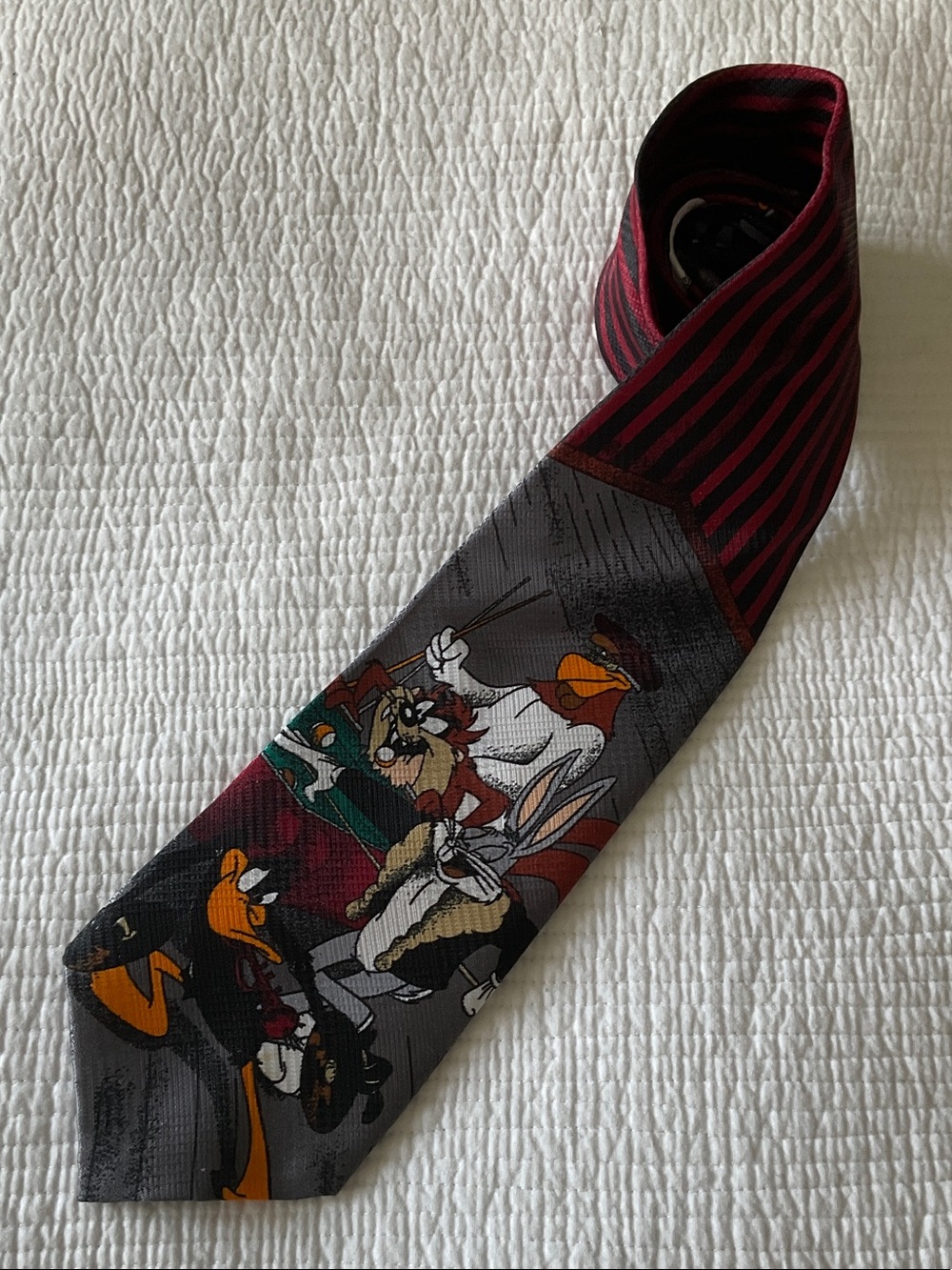 Bugs, Daffy, Foghorn, Taz tie